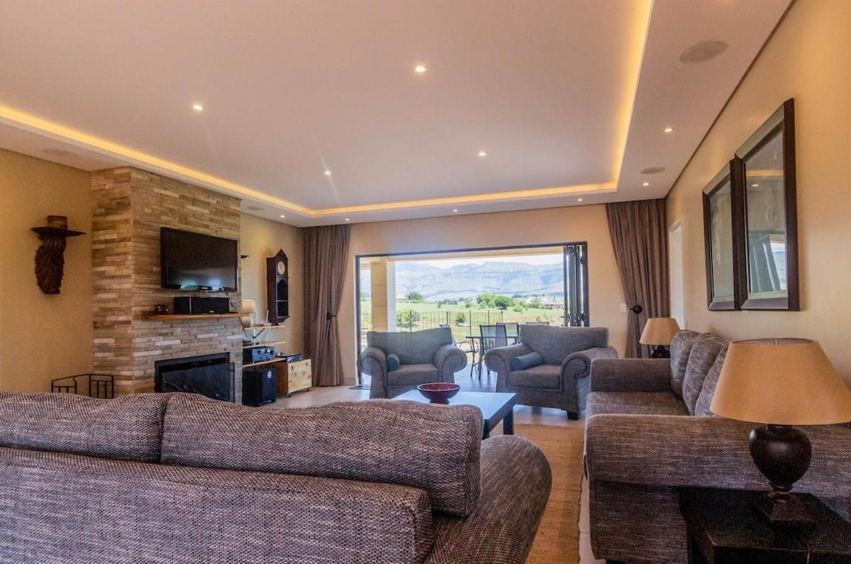 Serenity, Cathkin Estates By Euphoric Leisure Winterton Buitenkant foto